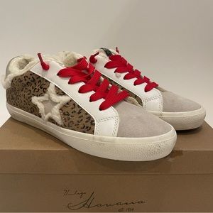NEW Vintage Havana Cozy Pledge Faux Shearling Sneakers Size: 8